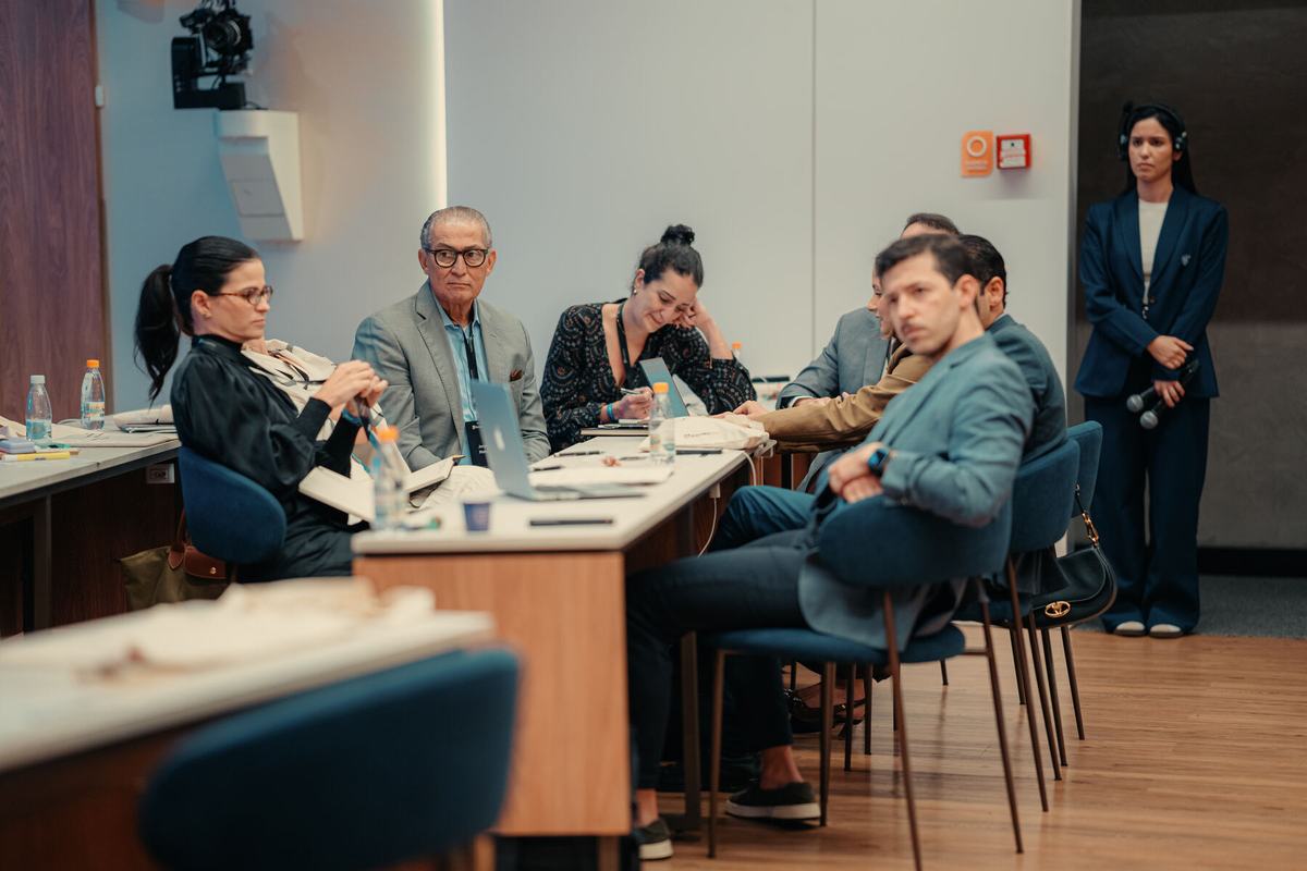 Mesa de discussão durante uma dinâmica